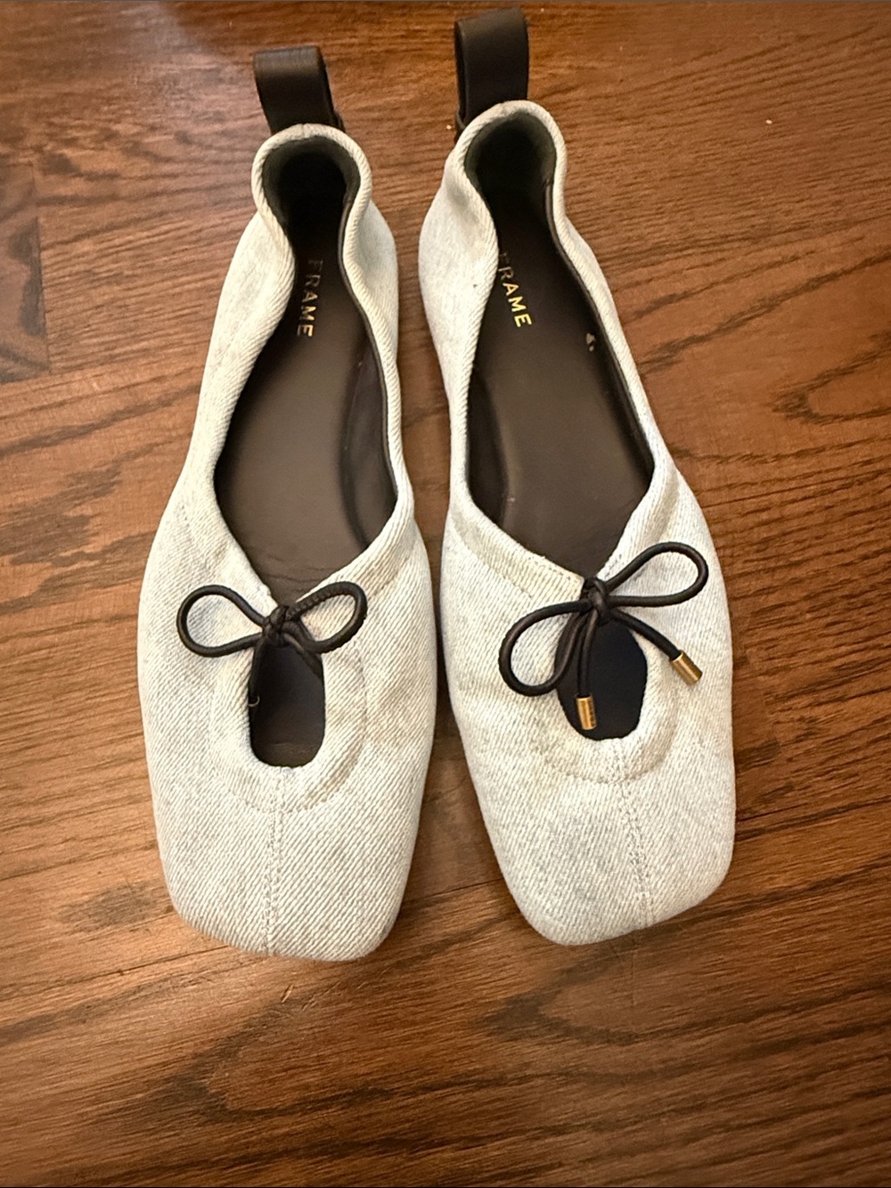 Frame light chambray colored Denim  Ballet Flats with Bow tie.